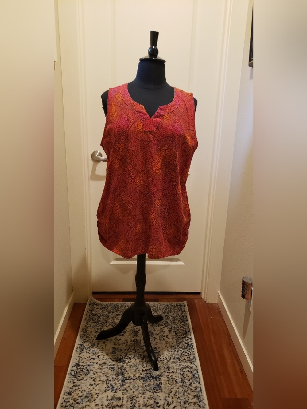 Indigo Womans Sleeveless Patterned Red-Orange V-Neck Tank Top
